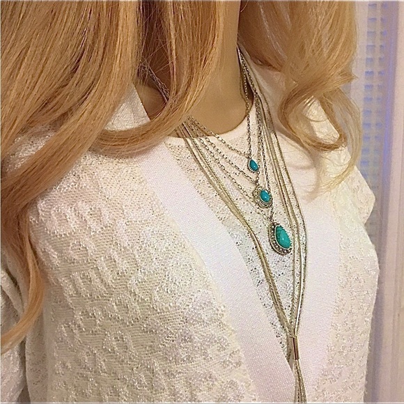 St. John Figure Flattering White 2 piece Woven Sweater Set in Medium - Picture 11 of 11